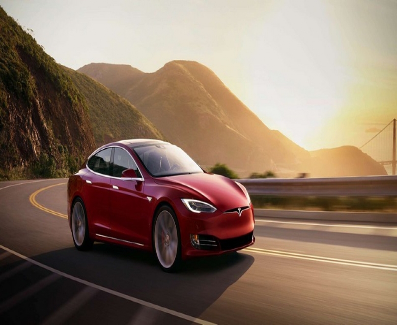Tesla لديها خطط لإنشاء سيارات كهربائية أرخص